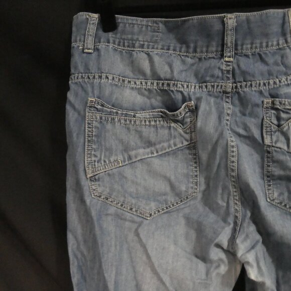 FUTURE DENIM | W 42 L 34 | Classic Blue Faded Jeans - Picture 10 of 16